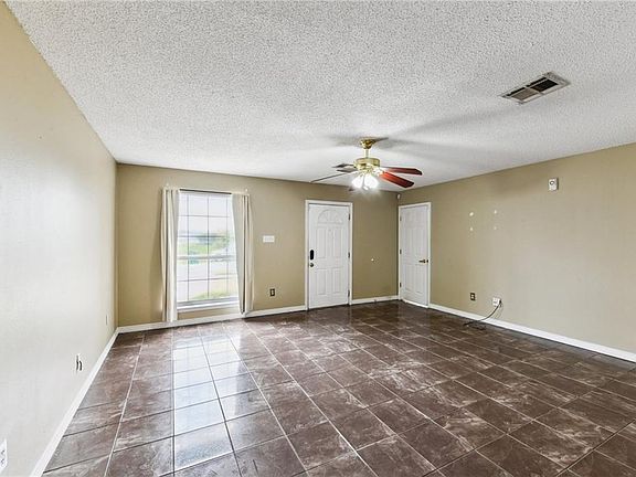 5th image of 1528 Estalote Ave
