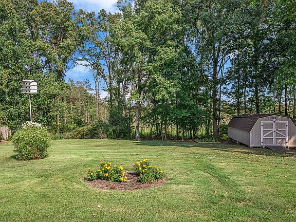 4th image of 126 Robin Hood Rd