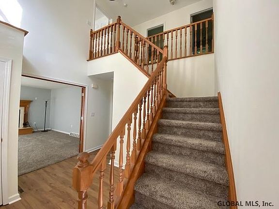5th image of 116 Oakwood Dr