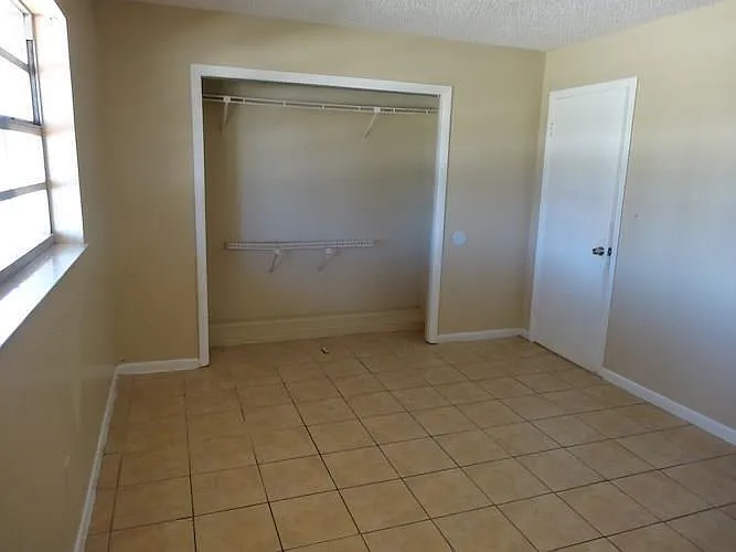 2400 NW 21st St #3 — Photo 9