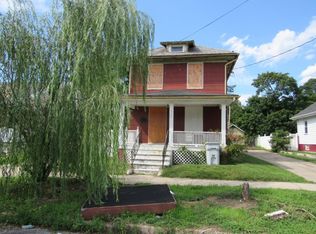 230 W Almond St, Vineland, NJ 08360