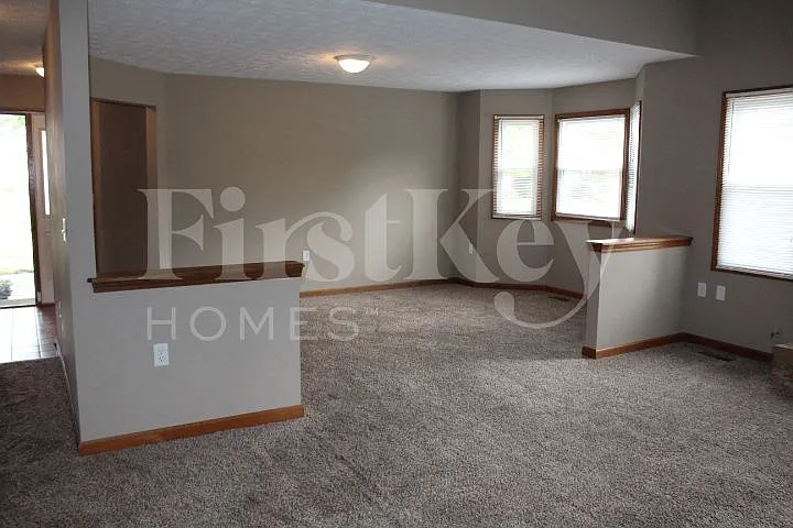 10311 Park Valley Dr — Photo 5