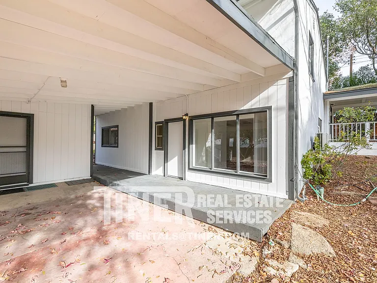 4910 Gastman Way #B — Photo 7