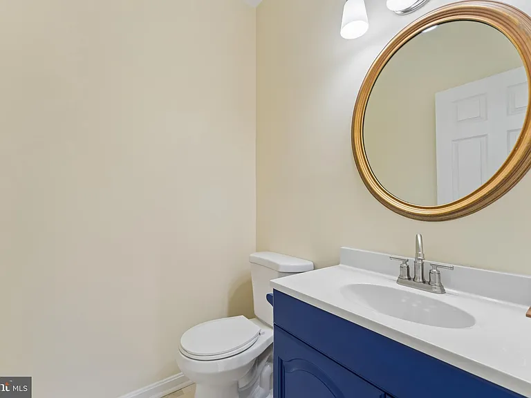 402 Linden Ave — Photo 16
