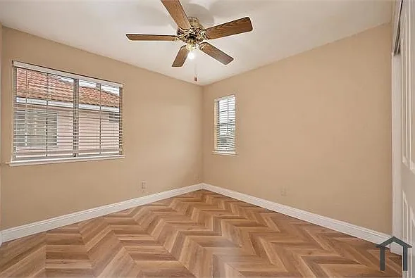 1585 Foxwood Dr — Photo 36