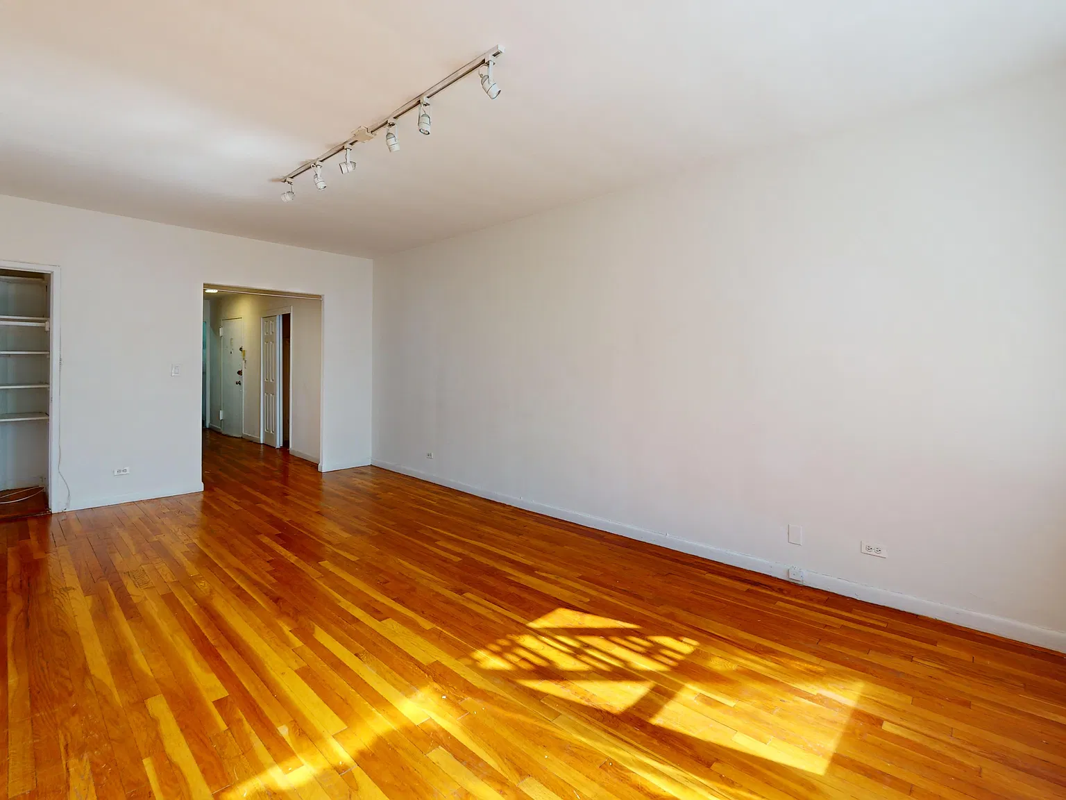 347 East 51st Street — Photo 2