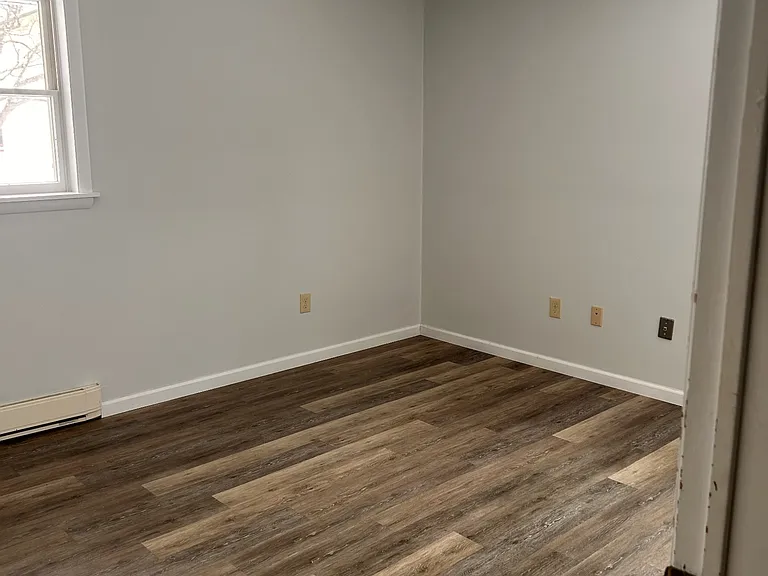 114 Woodview Ln — Photo 12