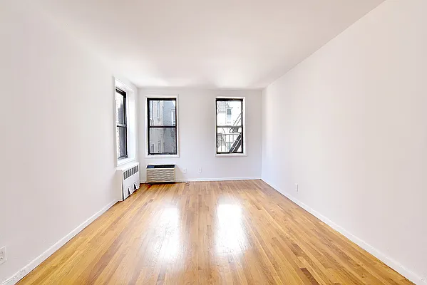 Rented by Bank Neary | media 7