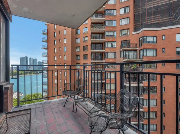 60 Sutton Place South image 4 of 9