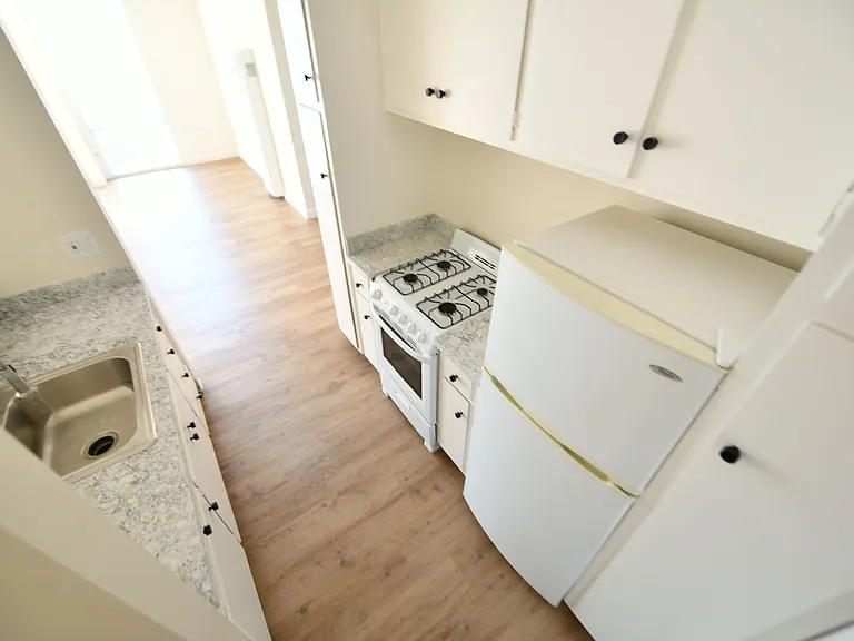2418 Dwight Way — Photo 10