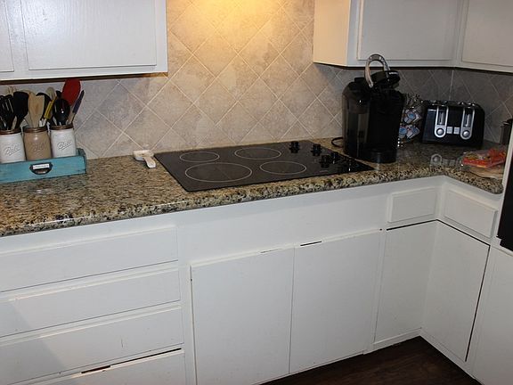 4th image of 312 E University Ave