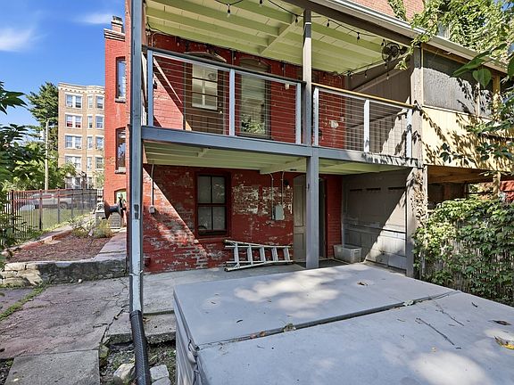 5th image of 42 Clinton Ave