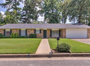 302 E Twilight Dr, Longview, TX 75604