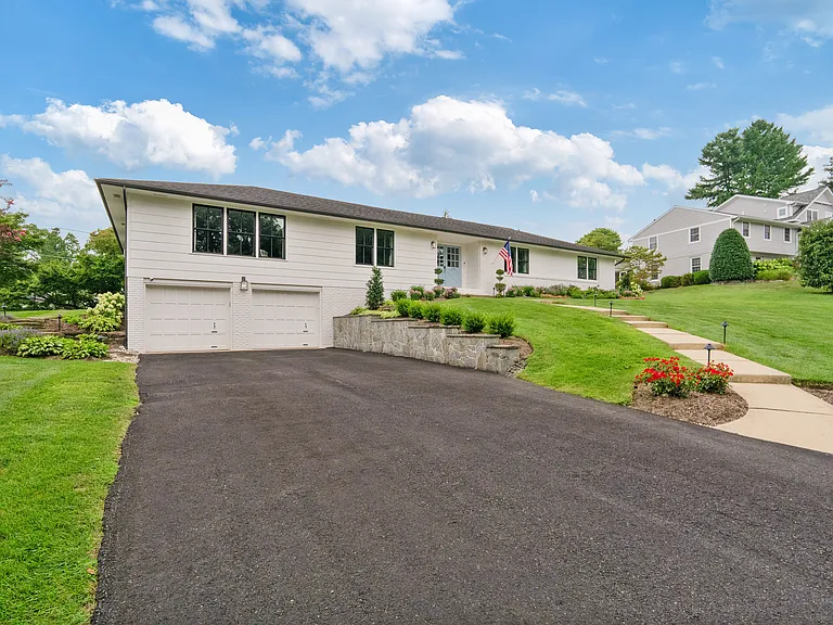234 Providence Rd — Photo 2