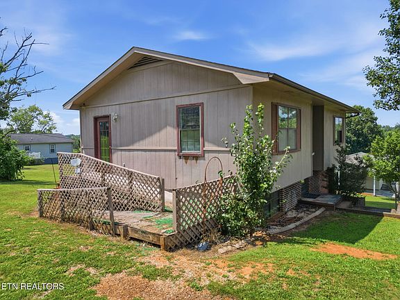 3rd image of 291 Overhill Dr