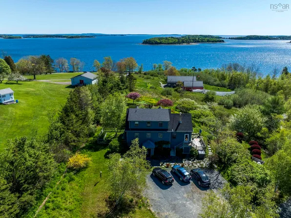 400 Maders Cove Rd, Lunenburg, NS B0J 2E0