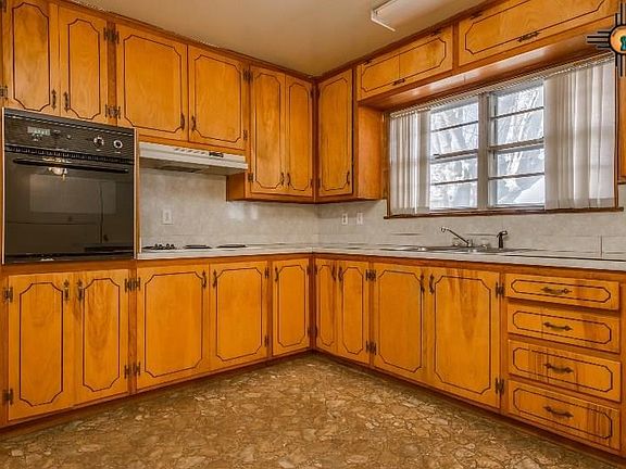 4th image of 1116 W Coal Ave