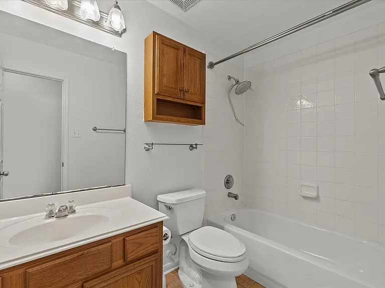 202 Pebble Walk Ln — Photo 13