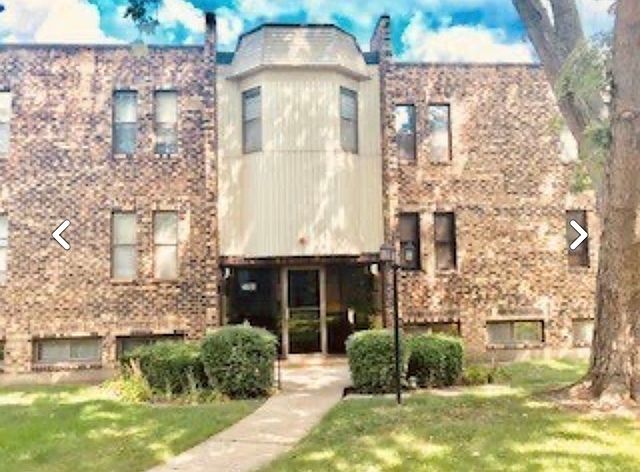 1st image of 2208 Country Club Dr APT 4