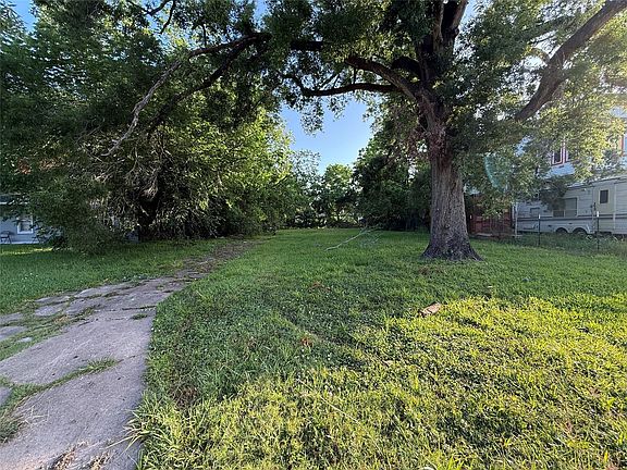 3rd image of 5307 Willow Glen Dr Lot 2