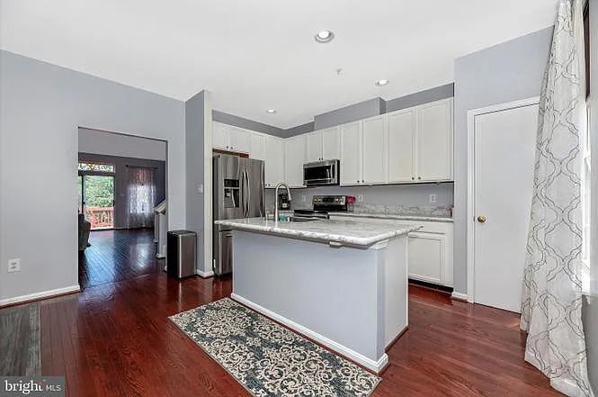 124 Cavenrock Ct — Photo 20