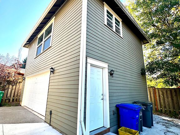 3rd image of 7321 NE 8th Ave Unit B