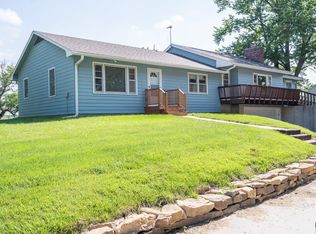 9643 Y Rd, Meriden, KS 66512