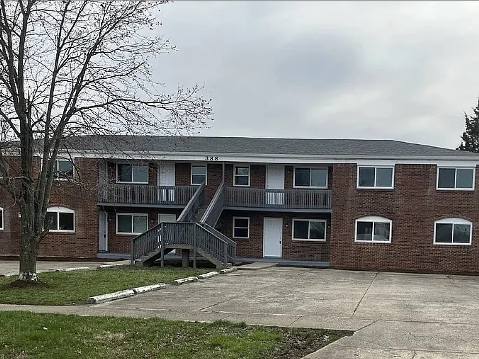 388 Elmwood Dr #3
