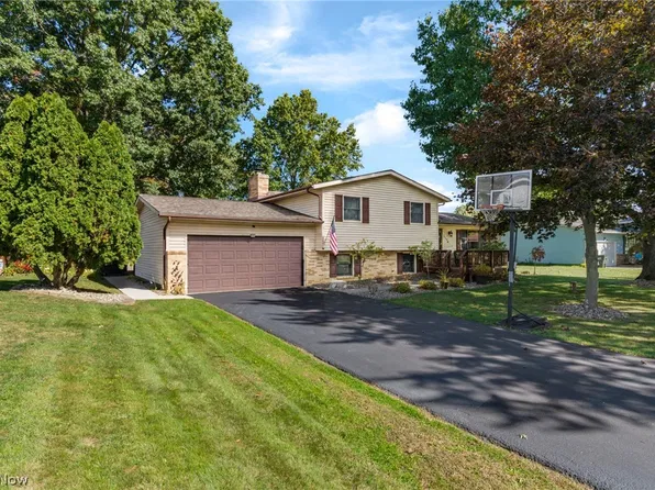 1173 Desert St NE, Uniontown, OH 44685