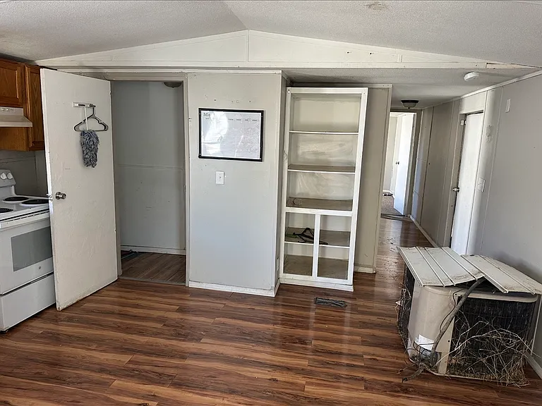 446 Loose Creek Hwy #3 — Photo 4