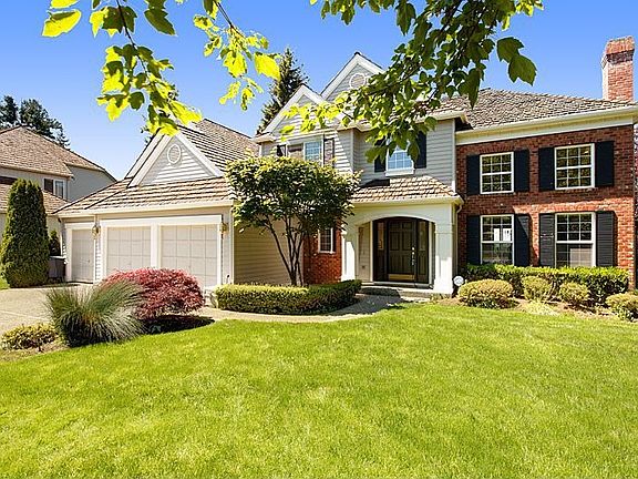 Located in One Club House Lane