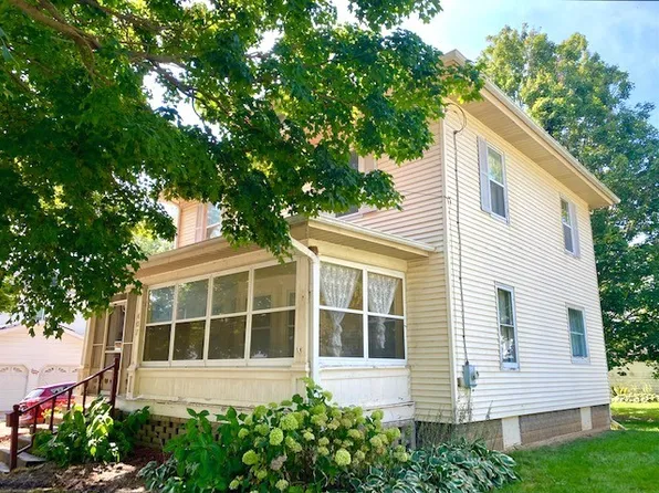 407 N Genesee St, Morrison, IL 61270