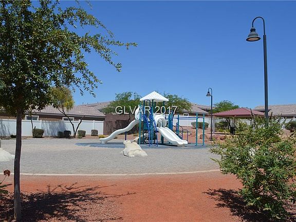 5th image of 1045 Chestnut Bay Ave