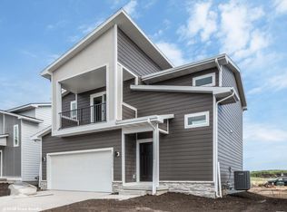 17109 Mistflower Ln, Urbandale, IA 50323