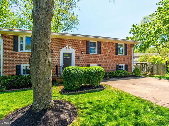 2nd image of 311 Morven Park Ct NW
