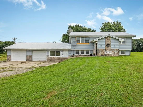 6527 SE Smith Rd, Cameron, MO 64429