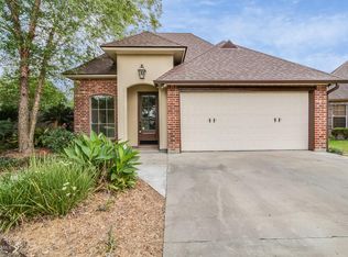 420 Copper Ridge Dr, Youngsville, LA 70592