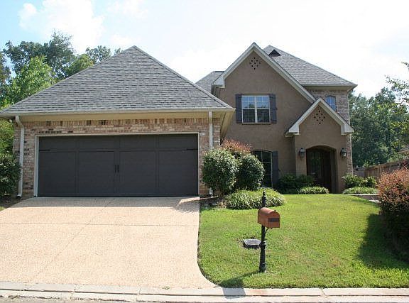 2nd image of 303 Lafayette Dr