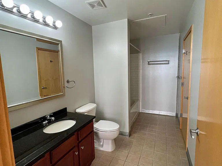 521 S 7th St #408 — Photo 11