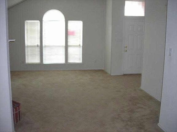 2nd image of 2602 Pearl St