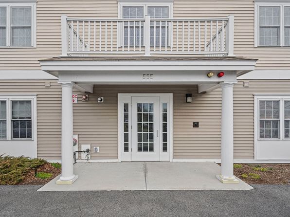 555 Page St Unit 305, Stoughton, MA