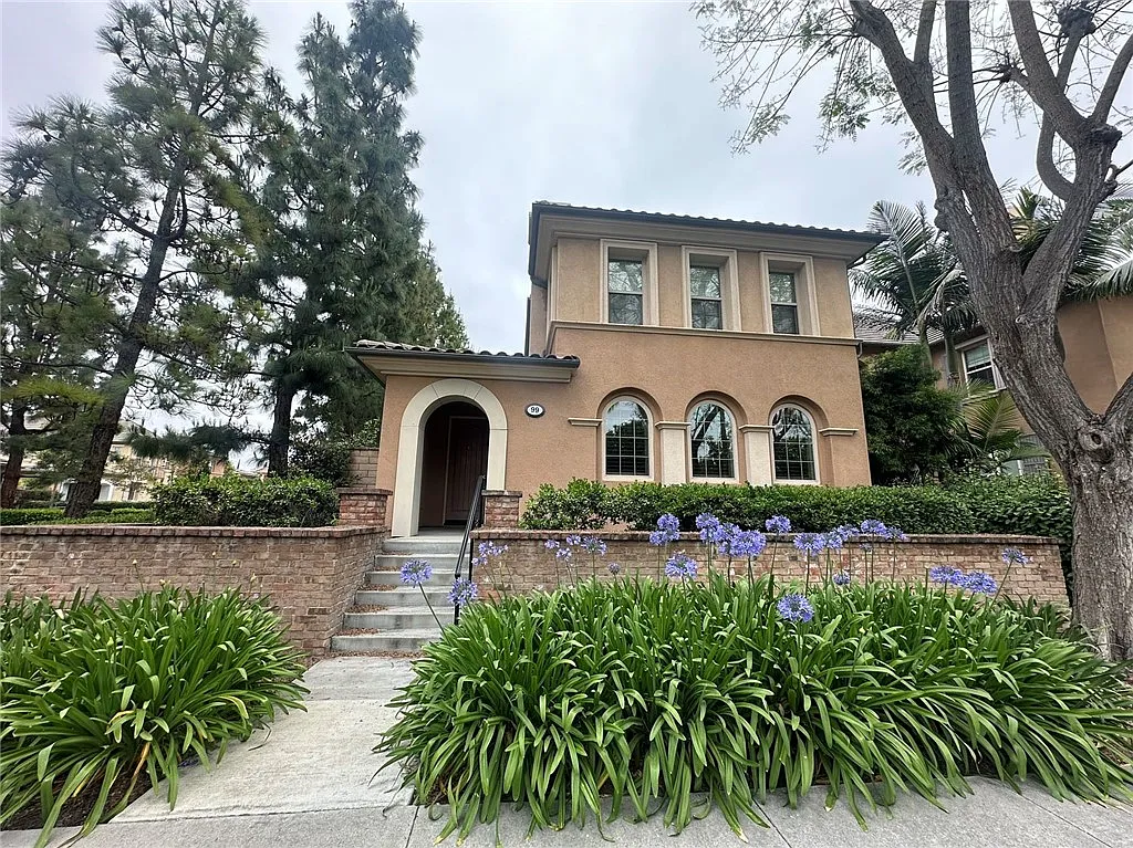 4 bed, 3.5 bath, 2429 sqft, $5,400 — Photo 1