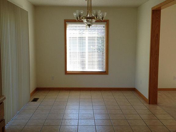 4th image of 2211 Joshua St