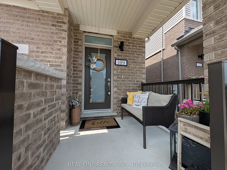 109 Sagewood Ave N — Photo 2