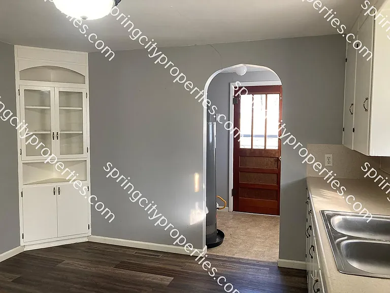 119 W Pine St — Photo 3