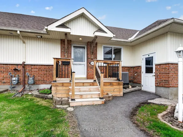 341 Chestnut Green Point, Ottawa, ON K0A 2Z0