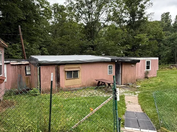 820 Lake Henry Rd, Lake Ariel, PA 18436