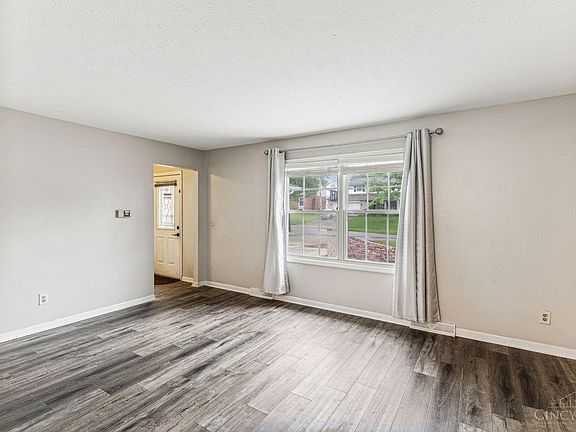 4th image of 11890 Cedarcreek Dr