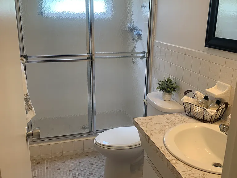 2427 Rhodesian Dr — Photo 10