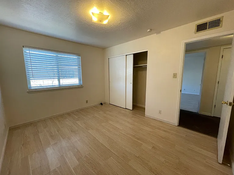 3617 Wellesley Dr NE #C — Photo 10
